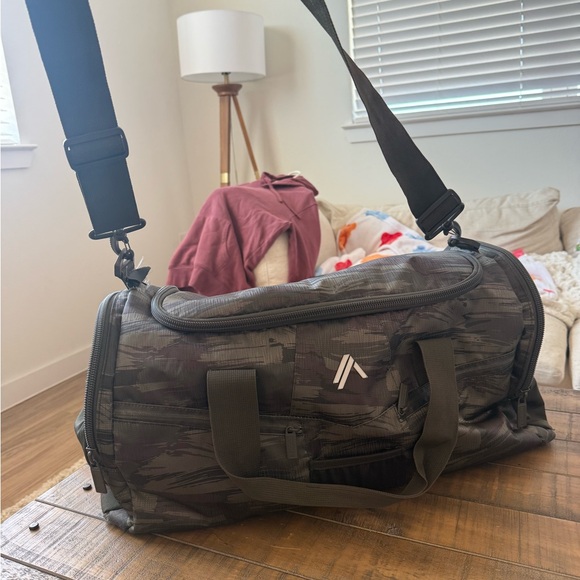 Camouflage Duffel Bag - Picture 3 of 6